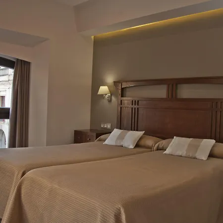 隆达岑特洛公寓 龙达