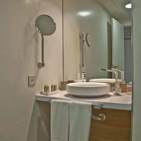 隆达岑特洛公寓 * 龙达