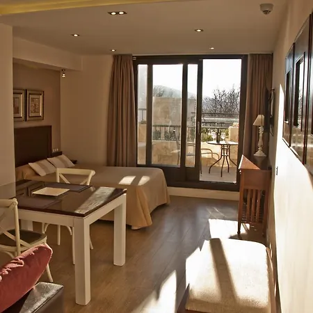 隆达岑特洛公寓