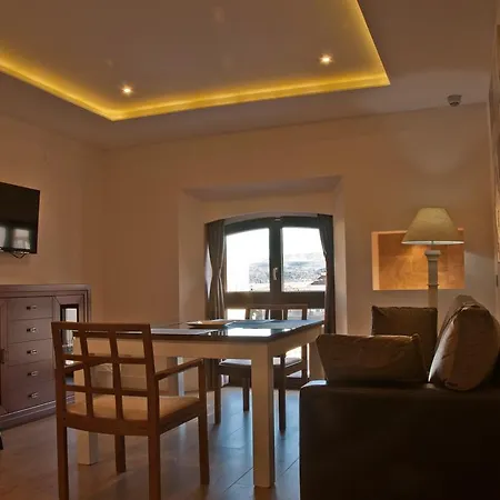 隆达岑特洛公寓 公寓