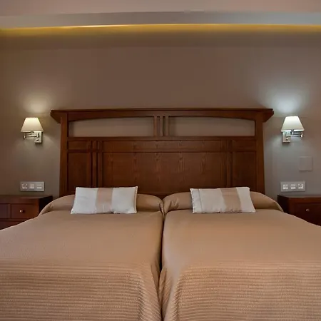 隆达岑特洛公寓